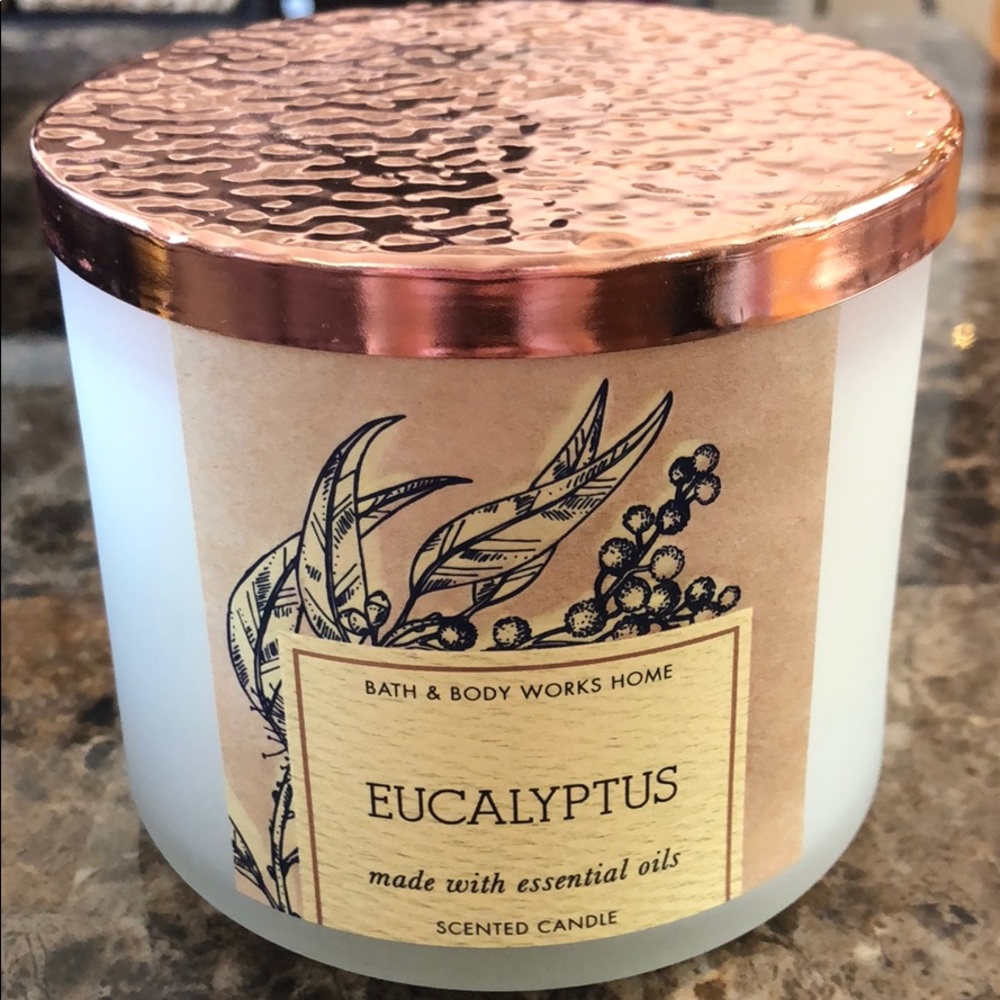 Bath & Body Works eucalyptus candle